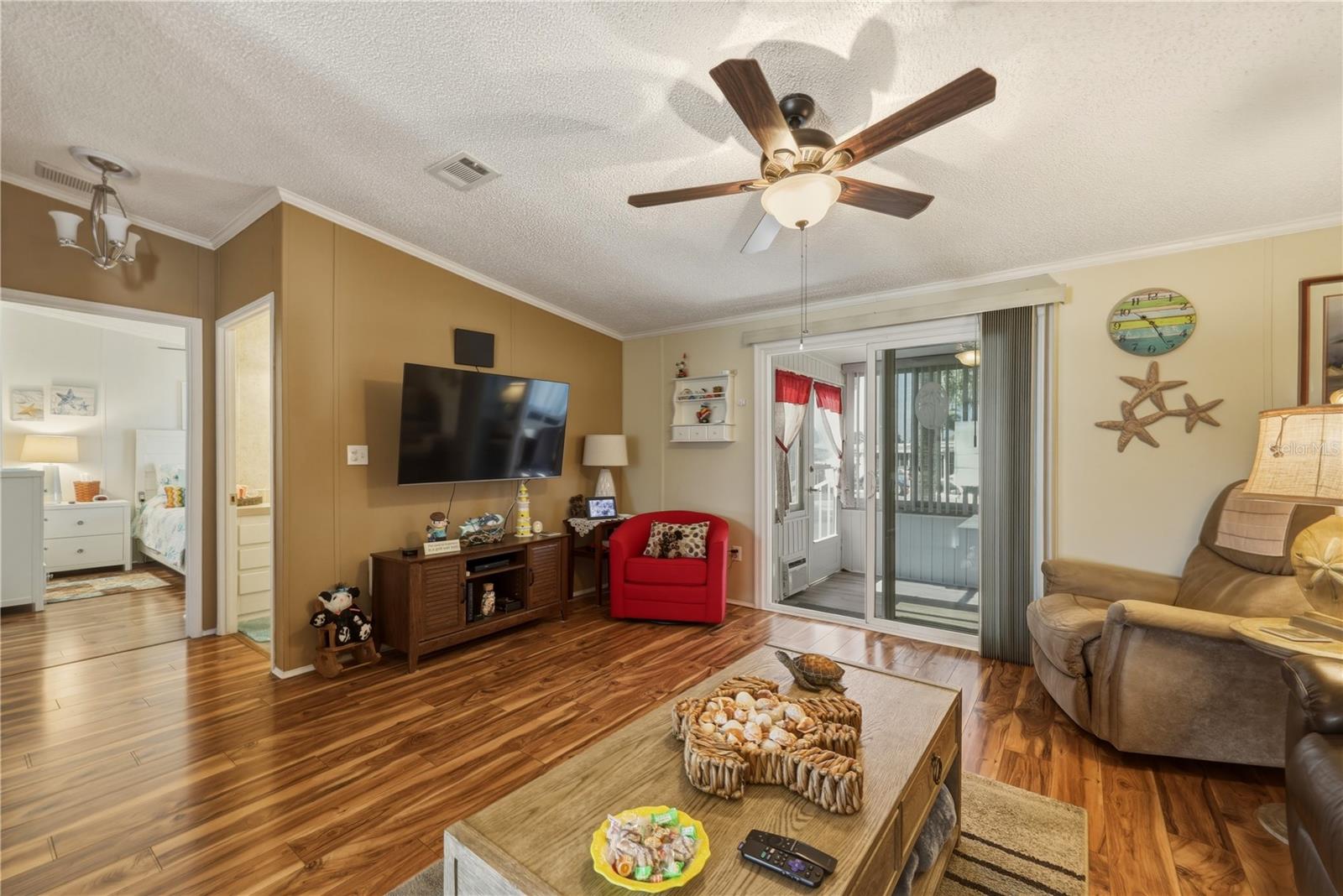 Image 14 of 83 For 2100 Kings Highway 401