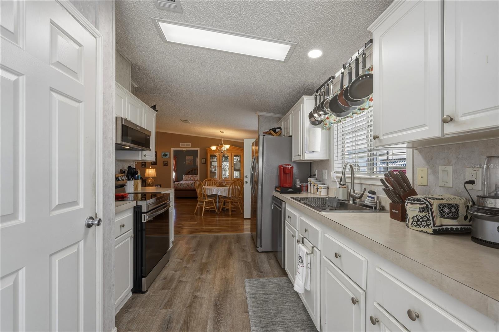 Image 19 of 83 For 2100 Kings Highway 401