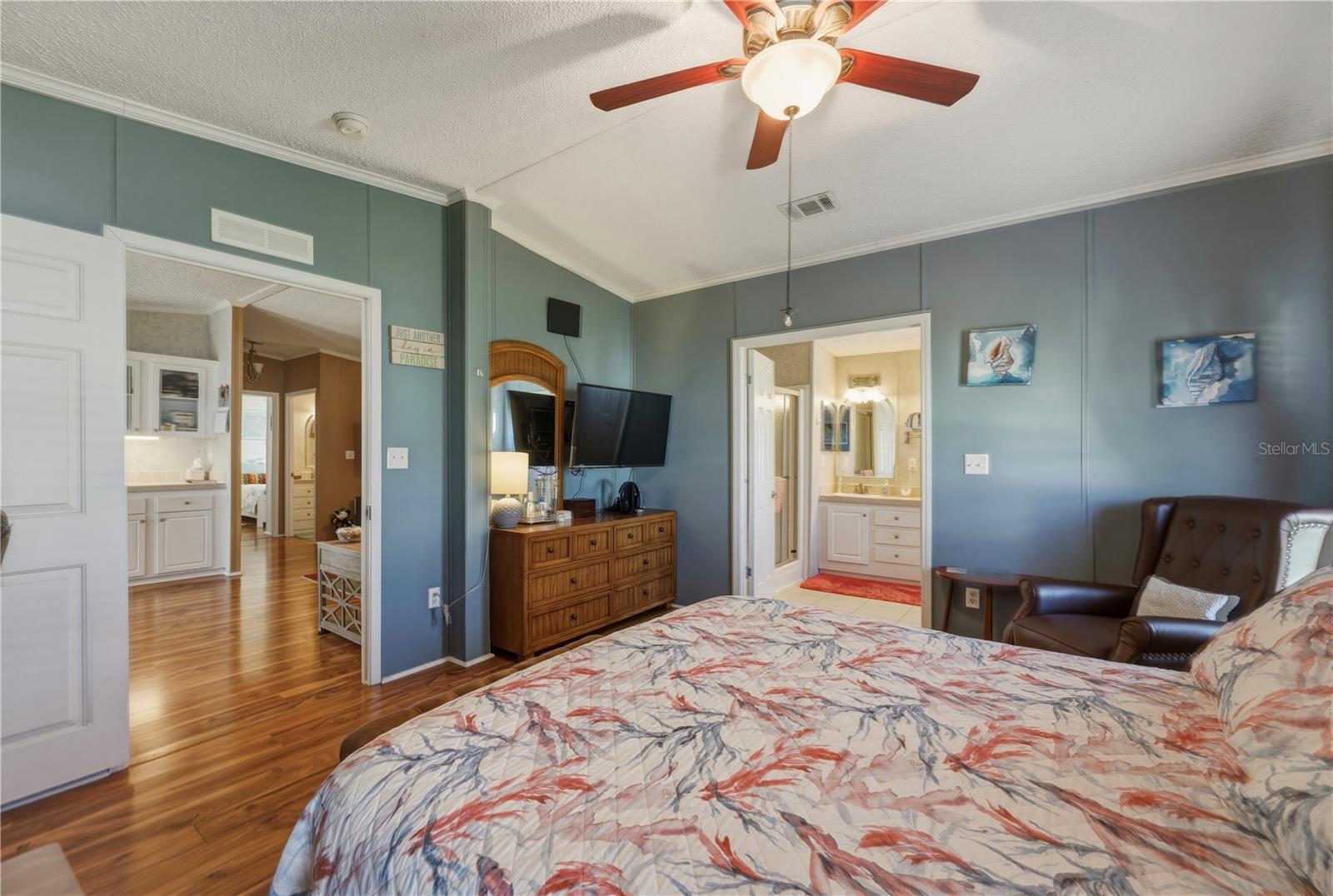 Image 23 of 83 For 2100 Kings Highway 401