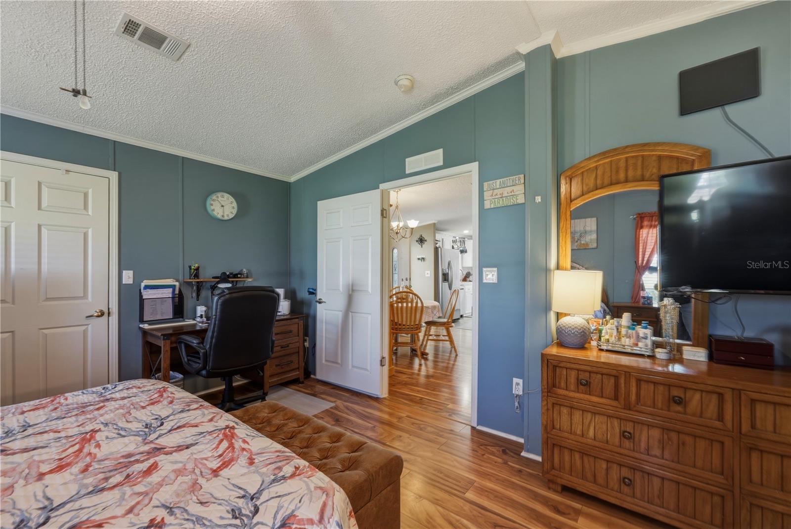 Image 24 of 83 For 2100 Kings Highway 401