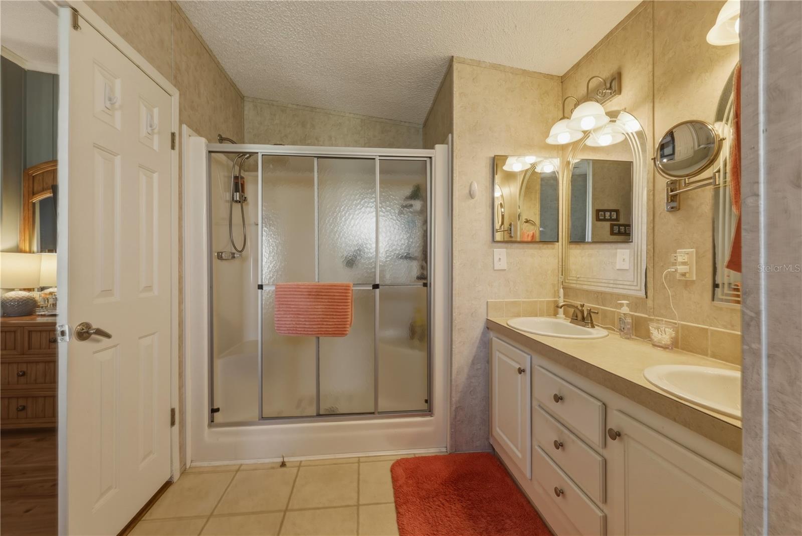 Image 26 of 83 For 2100 Kings Highway 401