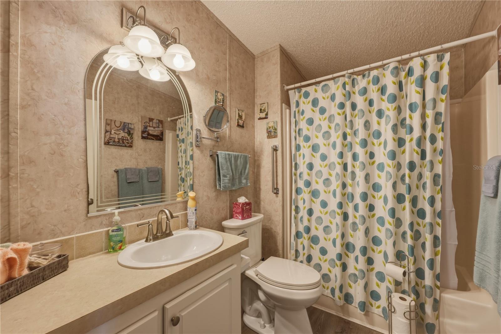 Image 29 of 83 For 2100 Kings Highway 401