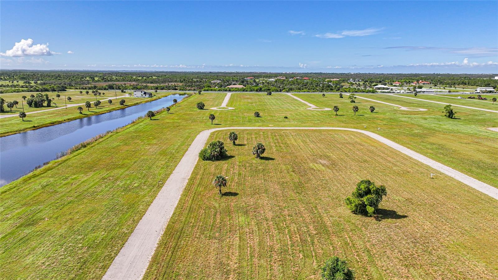 Image 4 of 6 For 5 Willow Road