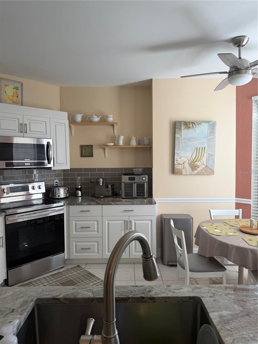 Image 31 of 48 For 14980 Vista View Way 201