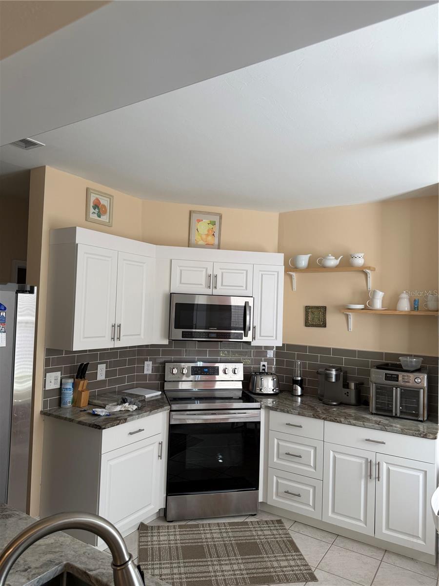 Image 33 of 48 For 14980 Vista View Way 201