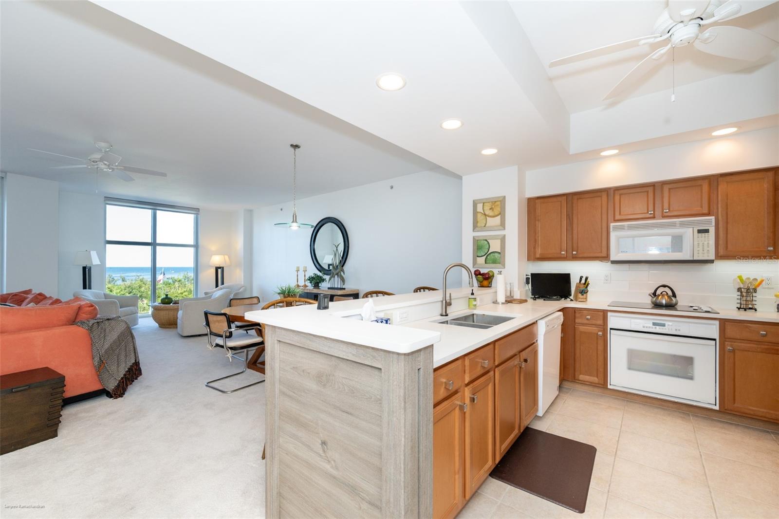 Image 18 of 58 For 3313 Sunset Key Circle 306