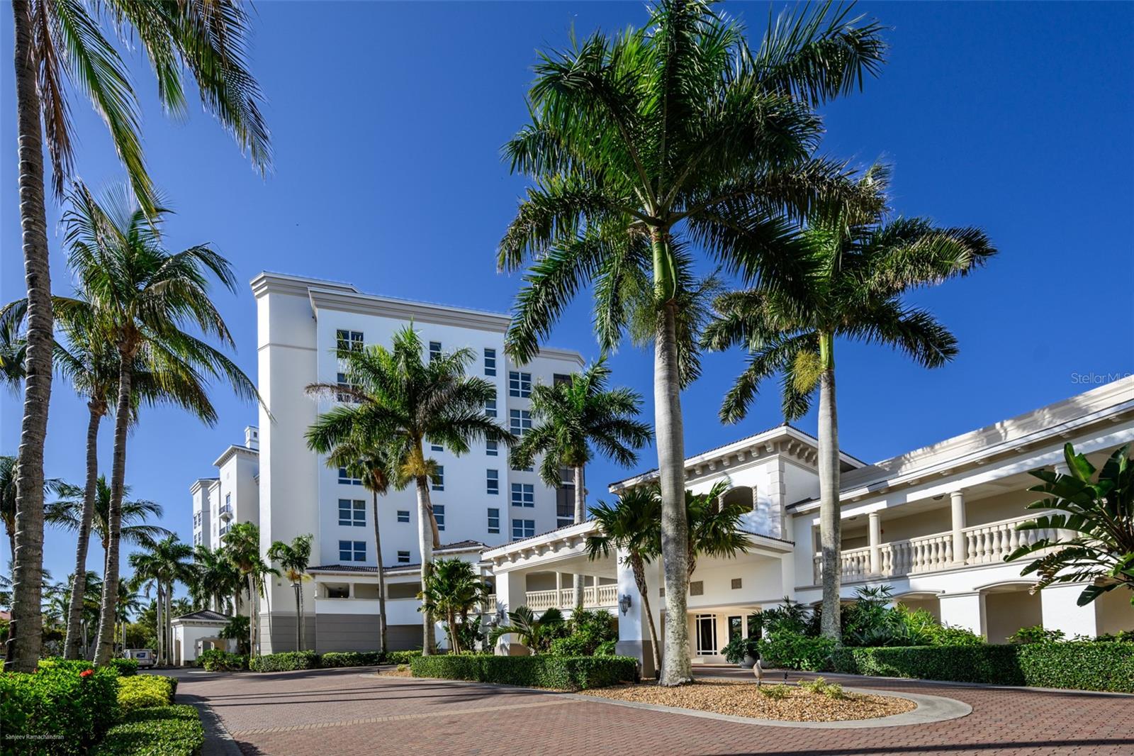 Image 3 of 58 For 3313 Sunset Key Circle 306