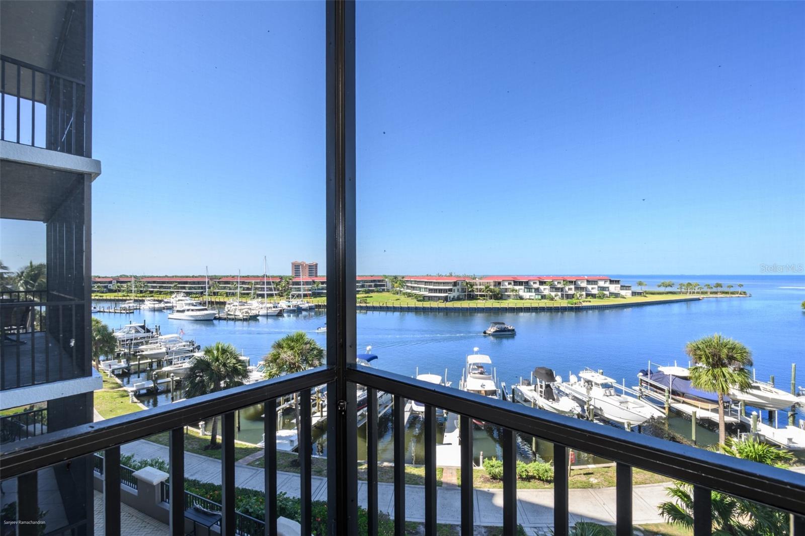 Image 40 of 58 For 3313 Sunset Key Circle 306