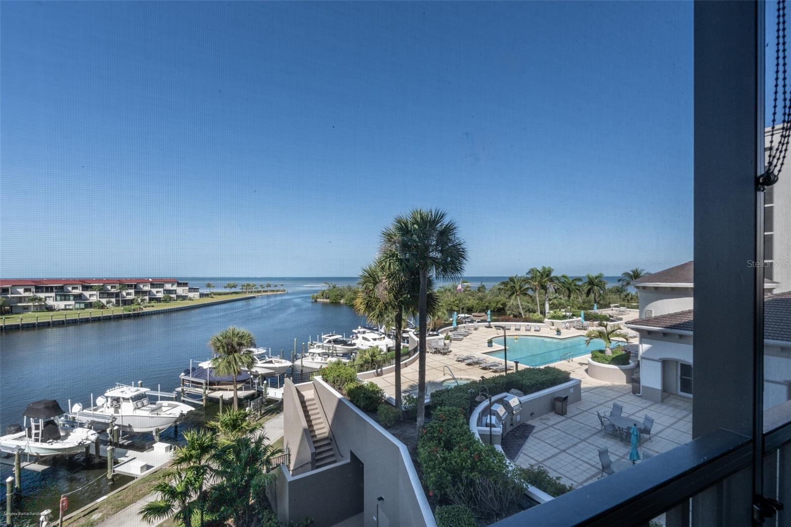 Image 41 of 58 For 3313 Sunset Key Circle 306
