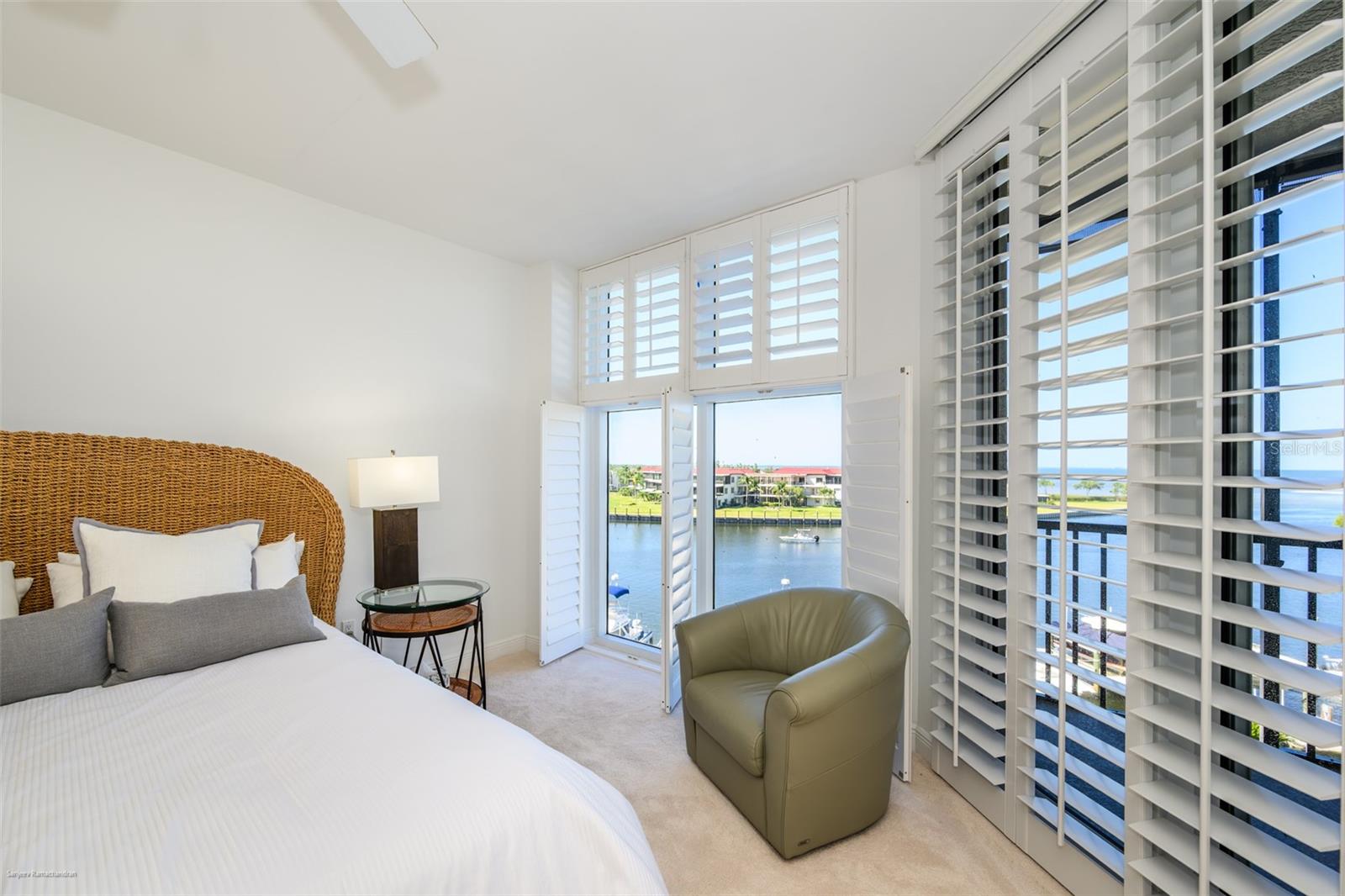 Image 44 of 58 For 3313 Sunset Key Circle 306