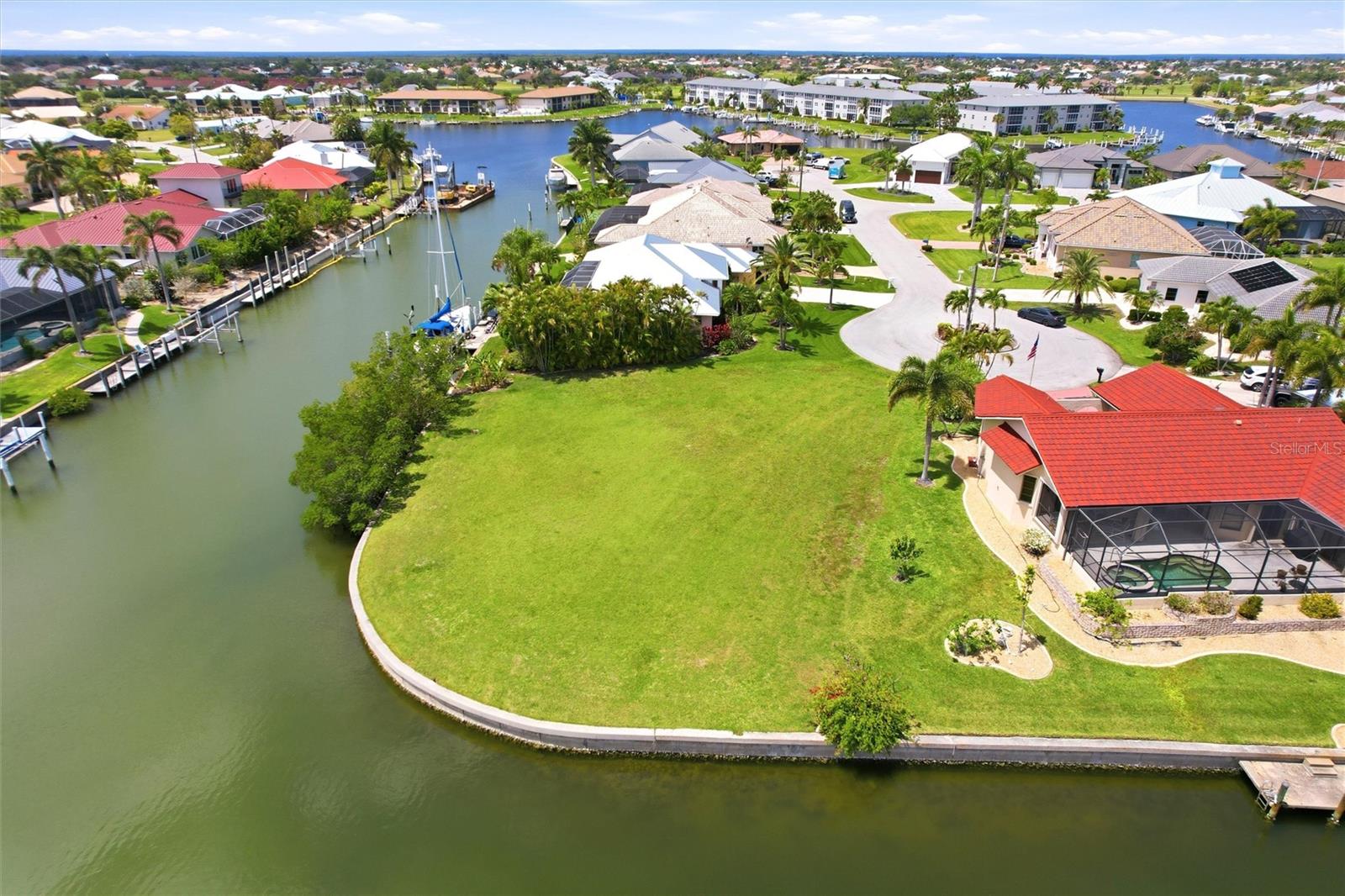 Image 4 of 9 For 1501 Oriole Court