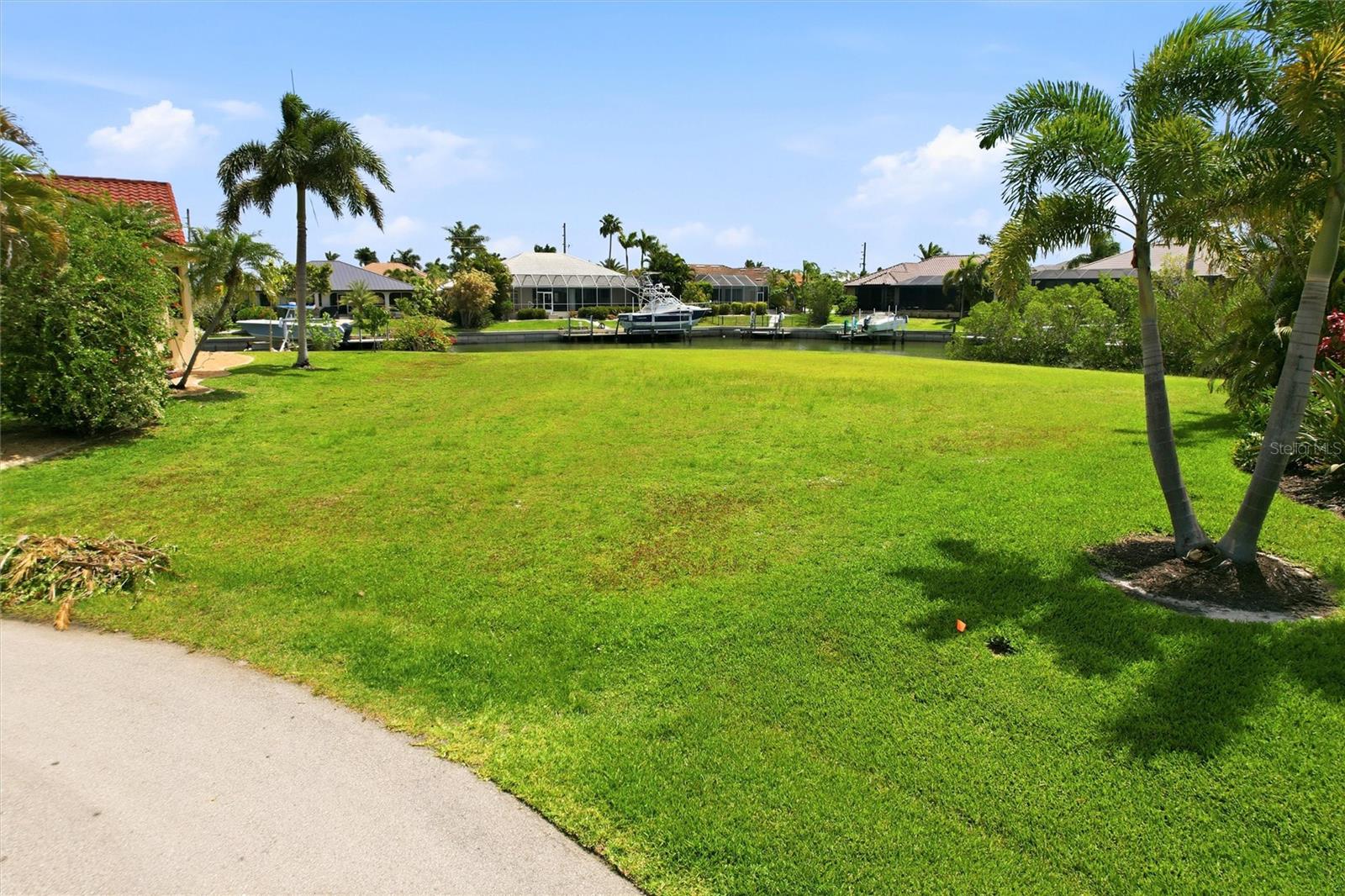 Image 8 of 9 For 1501 Oriole Court