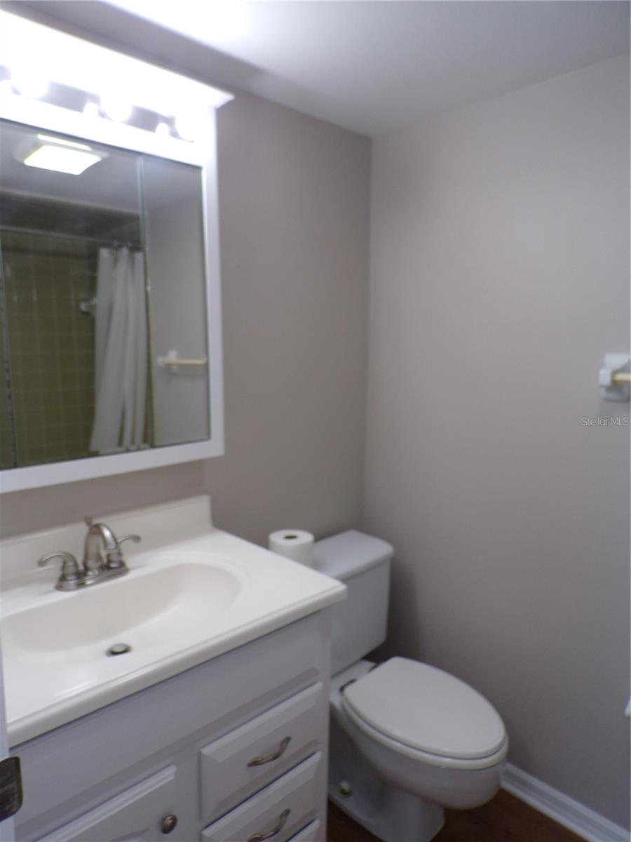 Image 11 of 43 For 1080 Bal Harbor Boulevard 4d