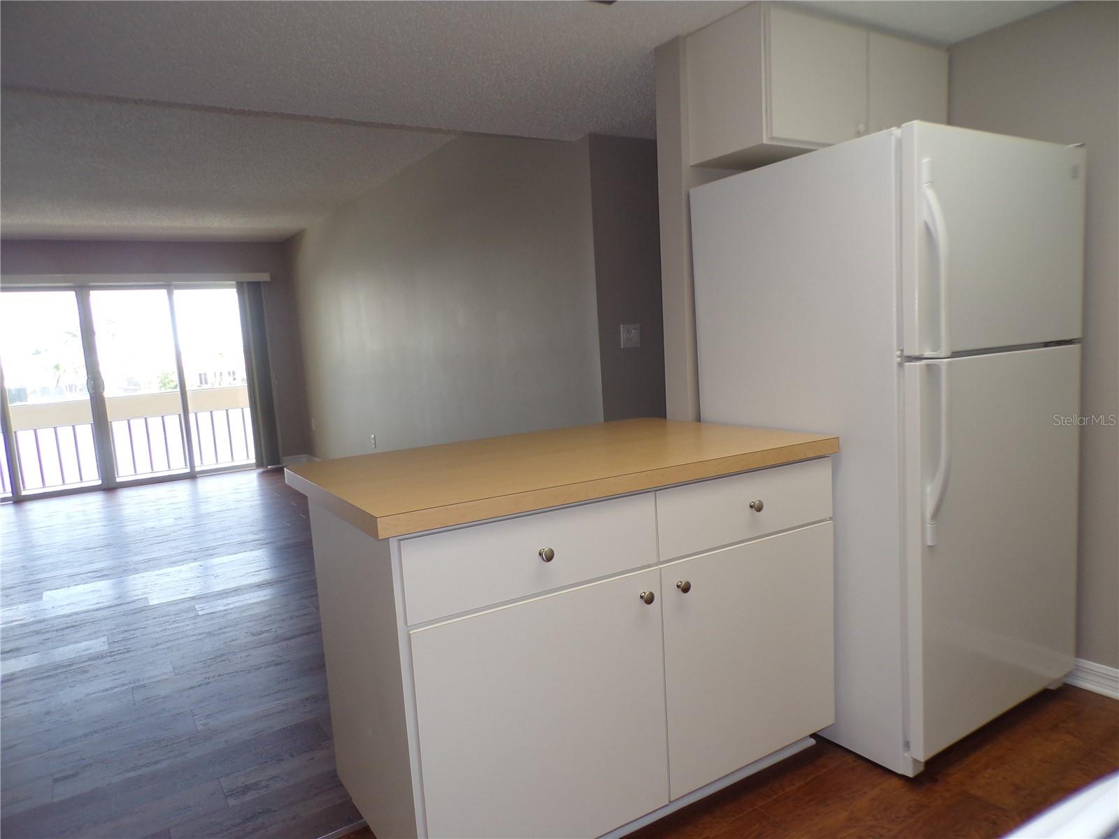 Image 4 of 43 For 1080 Bal Harbor Boulevard 4d