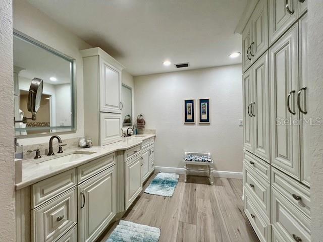 Image 22 of 52 For 3280 Southshore Drive 85c