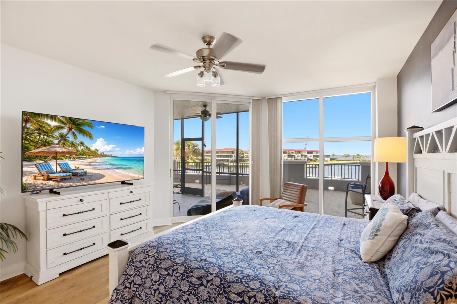 Image 10 of 36 For 3313 Sunset Key Circle 105