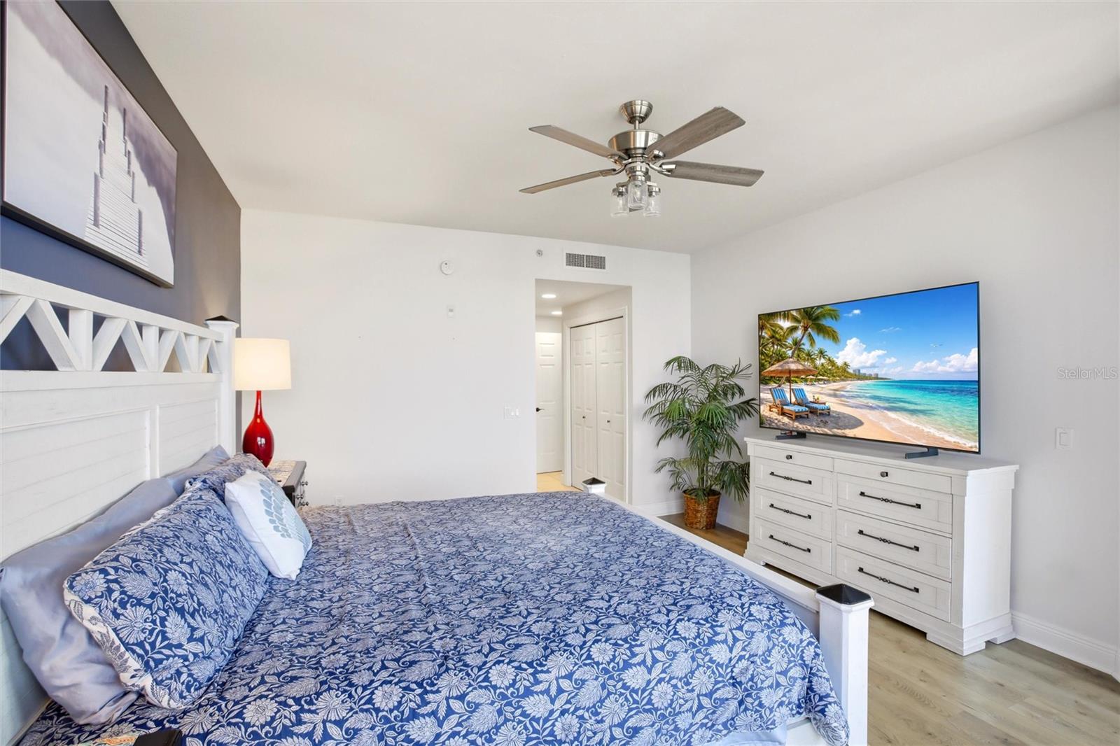 Image 11 of 36 For 3313 Sunset Key Circle 105