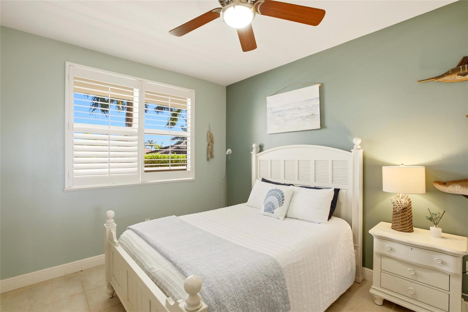 Image 18 of 36 For 3313 Sunset Key Circle 105