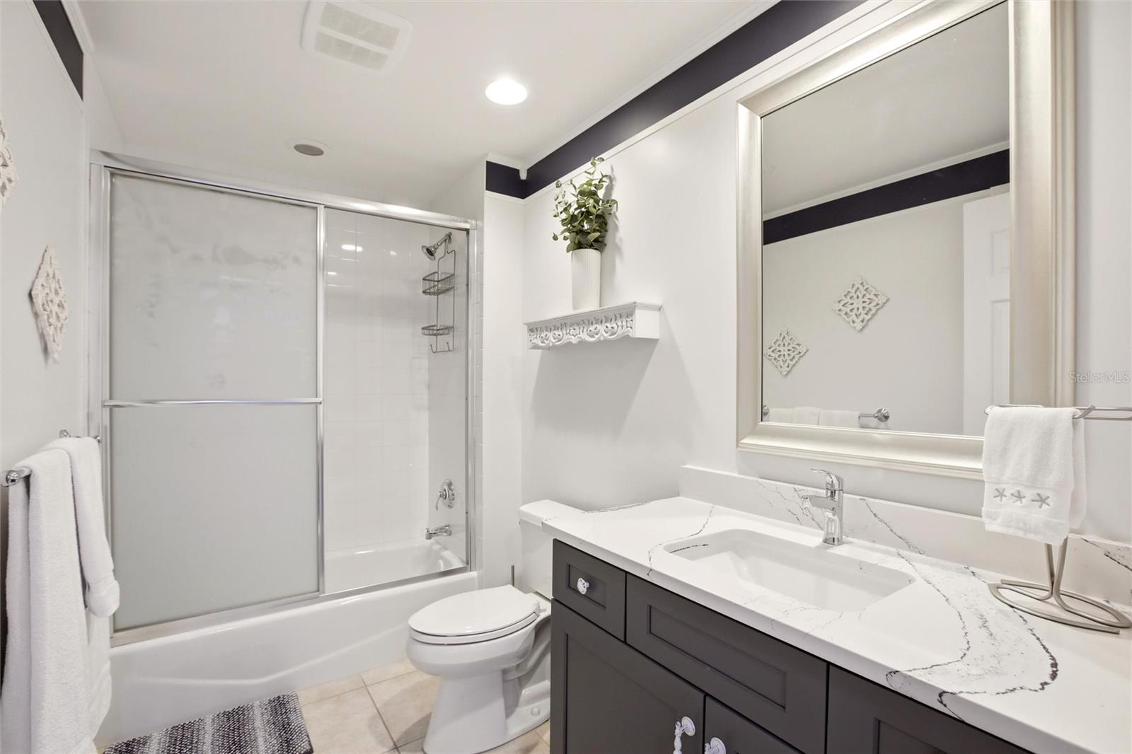 Image 20 of 36 For 3313 Sunset Key Circle 105