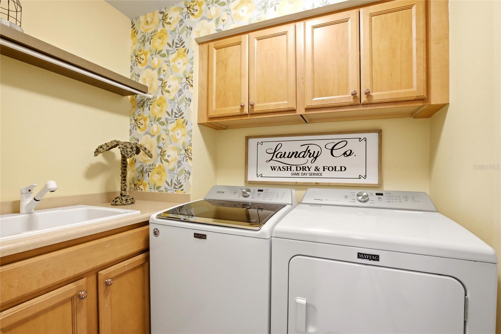 Image 21 of 36 For 3313 Sunset Key Circle 105