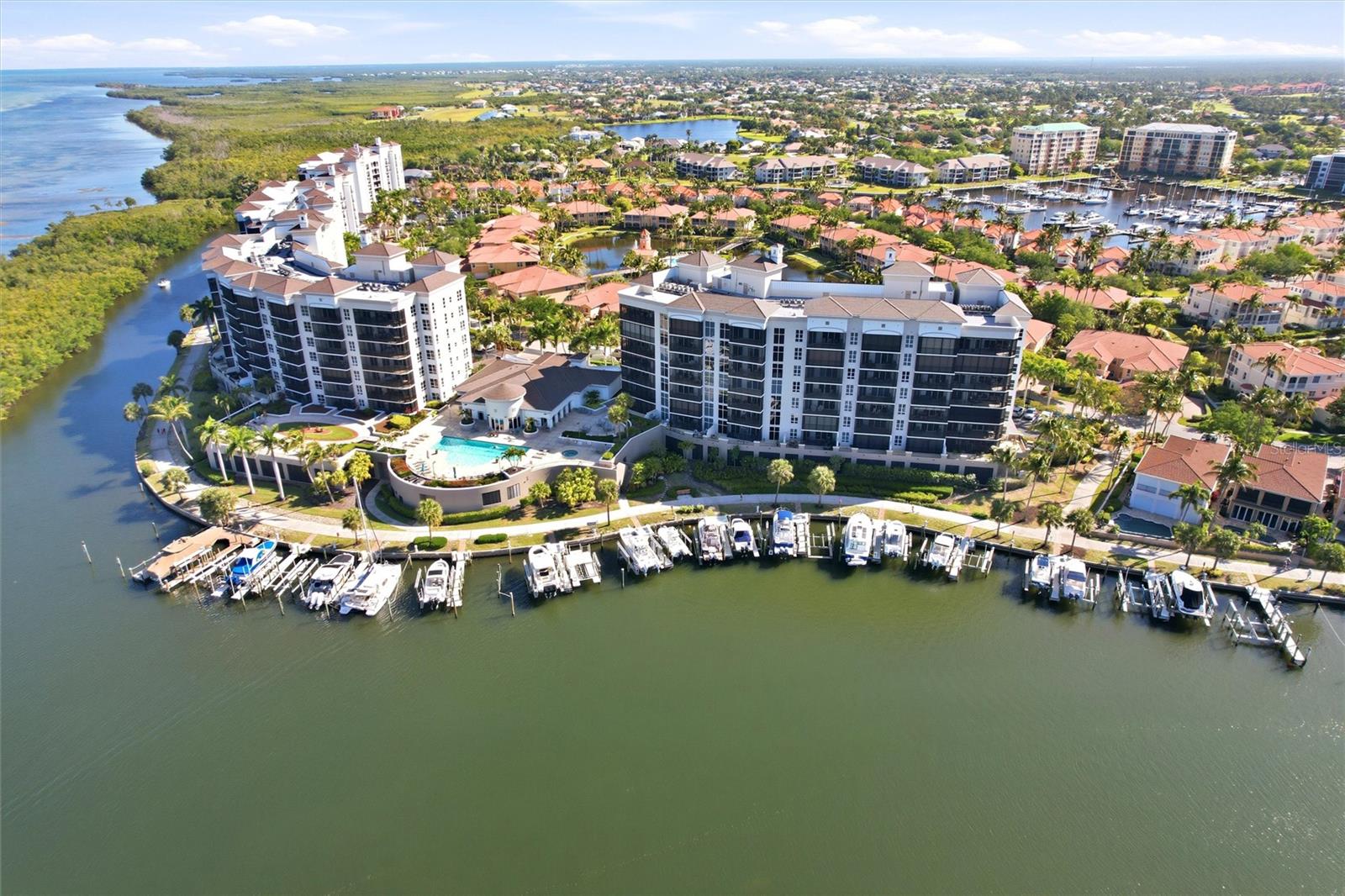 Image 28 of 36 For 3313 Sunset Key Circle 105