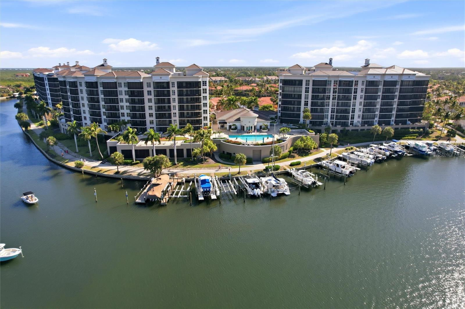 Image 29 of 36 For 3313 Sunset Key Circle 105