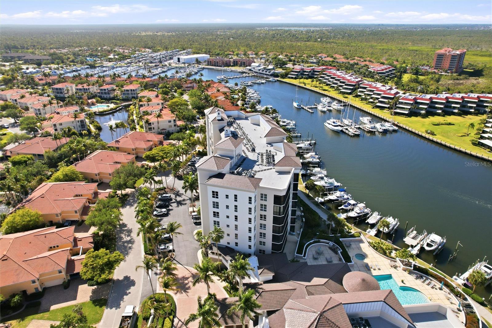 Image 32 of 36 For 3313 Sunset Key Circle 105