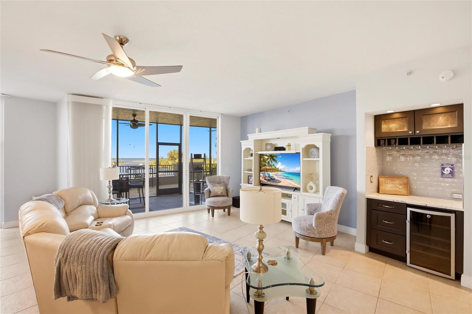 Image 4 of 36 For 3313 Sunset Key Circle 105