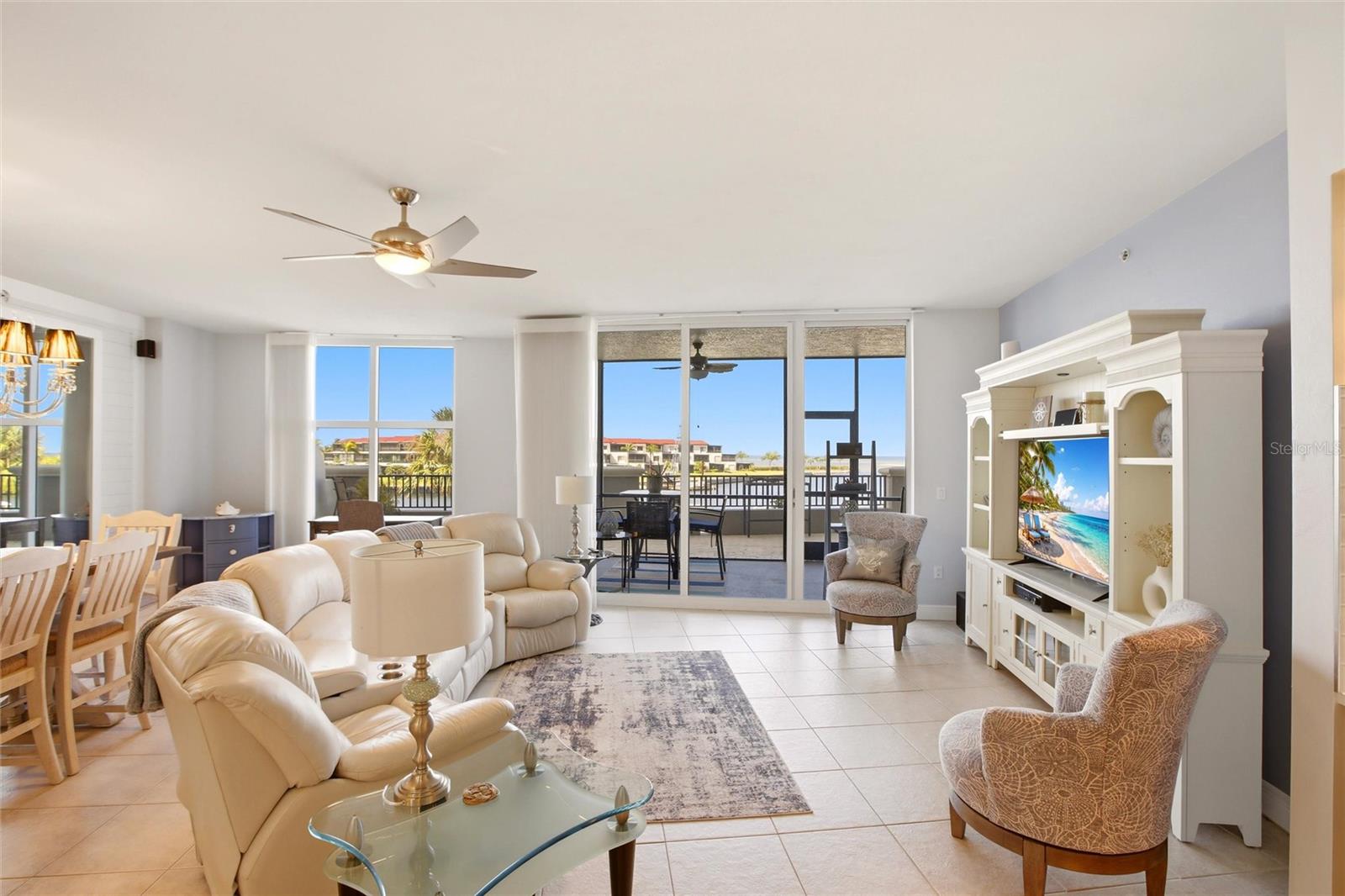 Image 5 of 36 For 3313 Sunset Key Circle 105