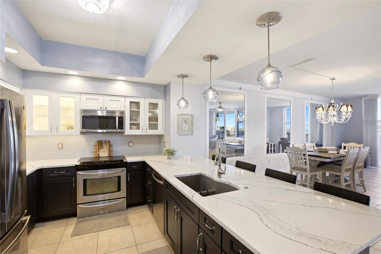 Image 6 of 36 For 3313 Sunset Key Circle 105