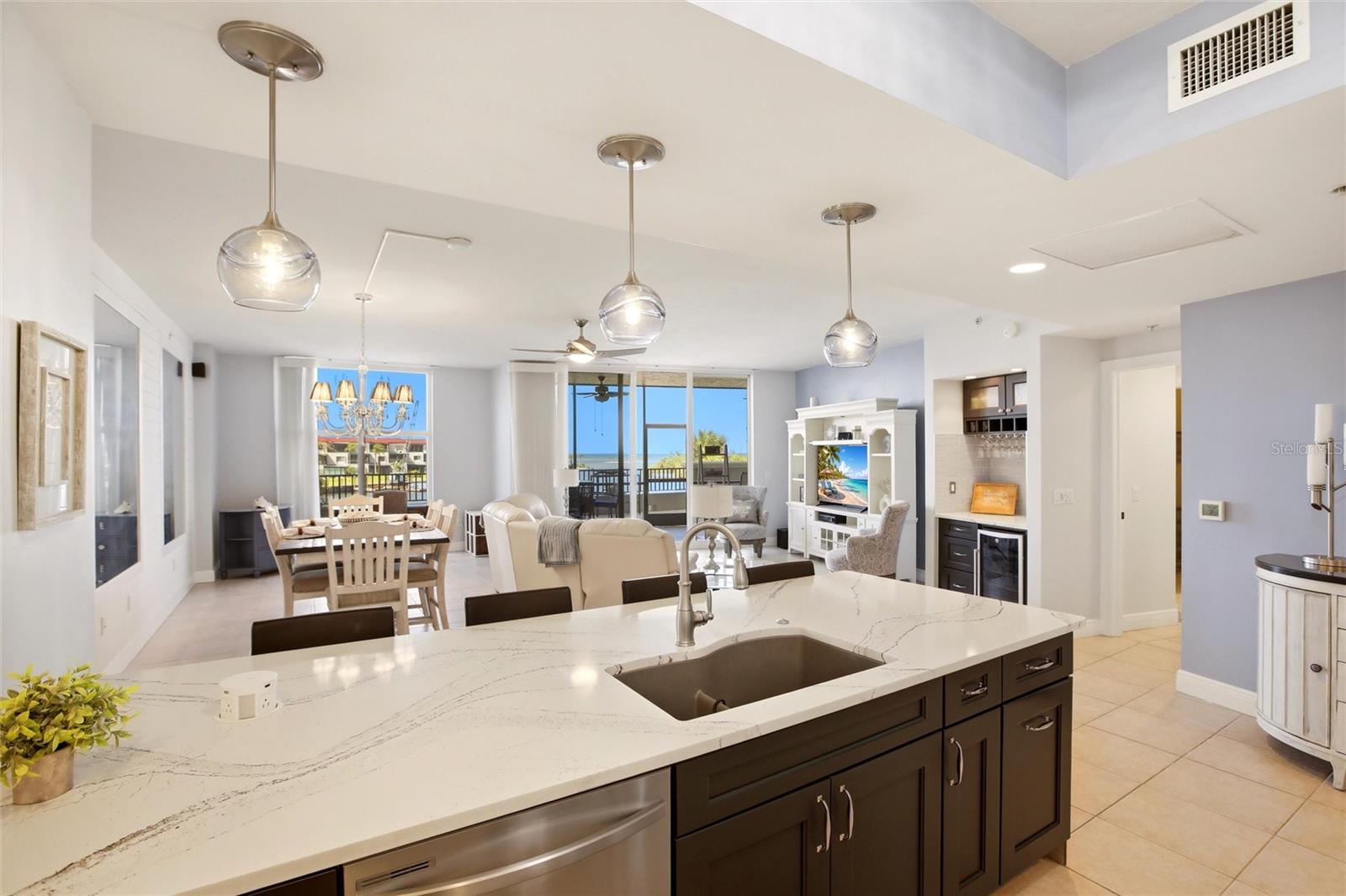 Image 7 of 36 For 3313 Sunset Key Circle 105