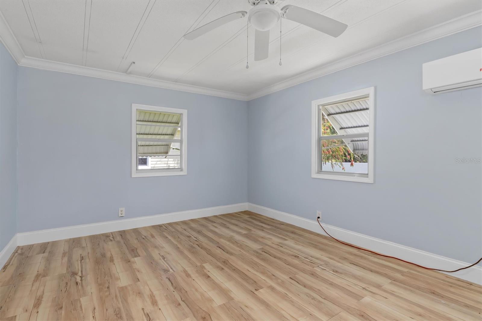 Image 14 of 42 For 4300 Riverside Drive 14