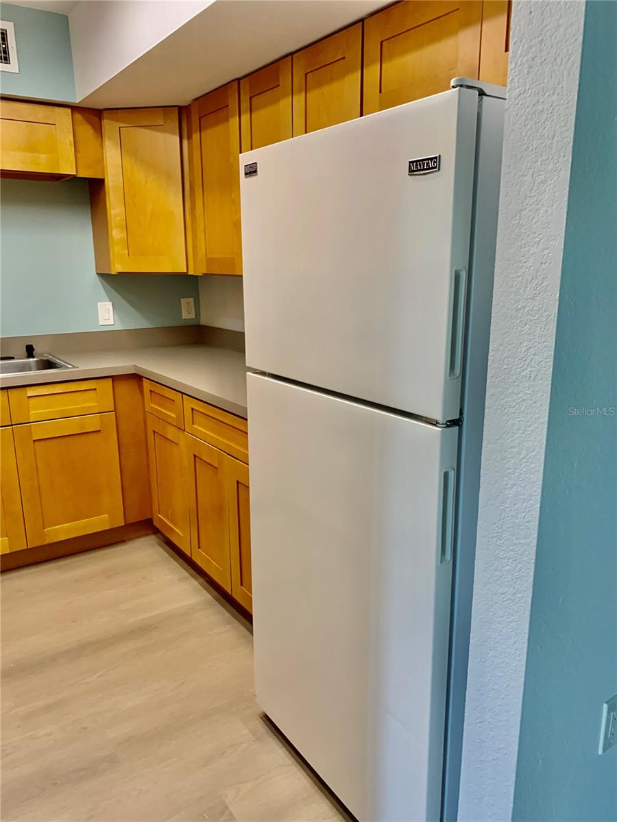 Image 11 of 32 For 21267 Gertrude Avenue 114