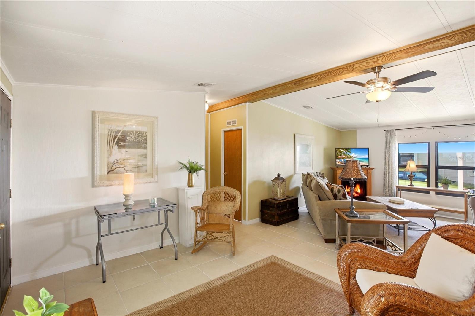 Image 13 of 59 For 15550 Burnt Store Road 231