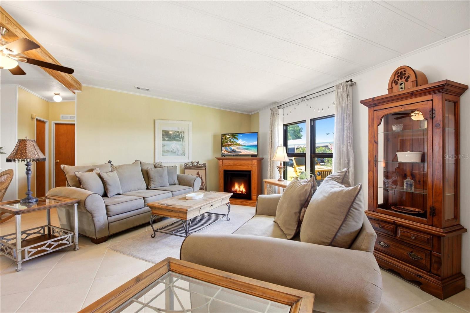 Image 15 of 59 For 15550 Burnt Store Road 231