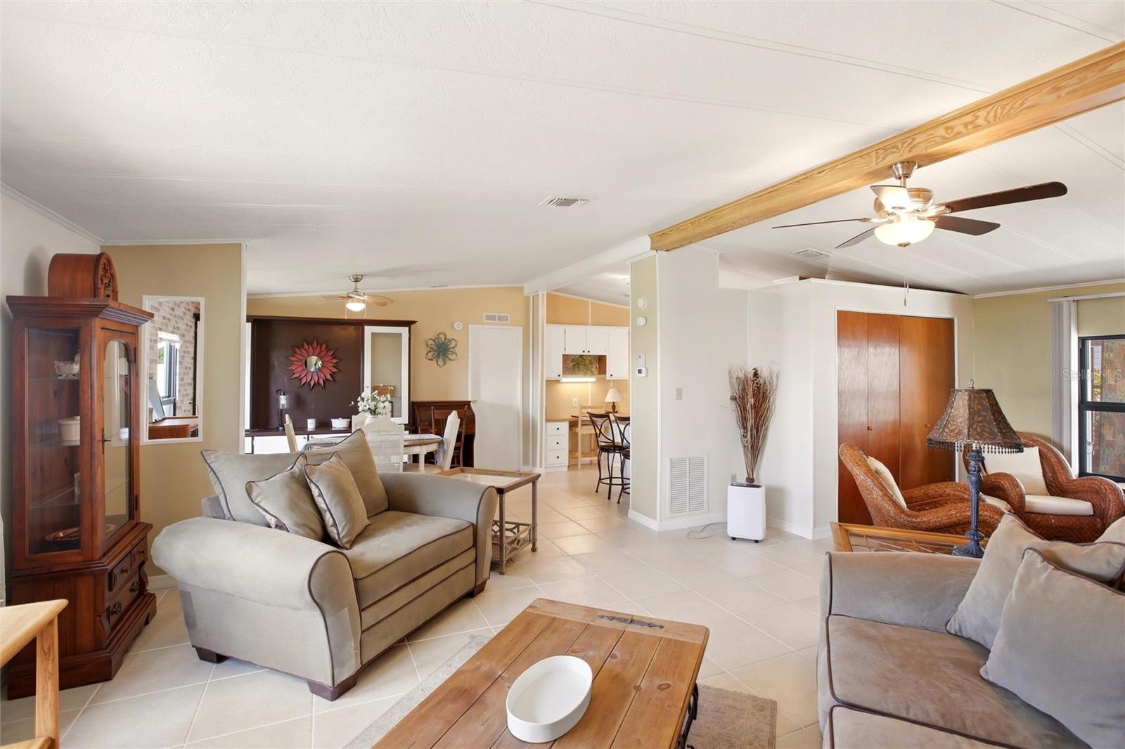 Image 18 of 59 For 15550 Burnt Store Road 231