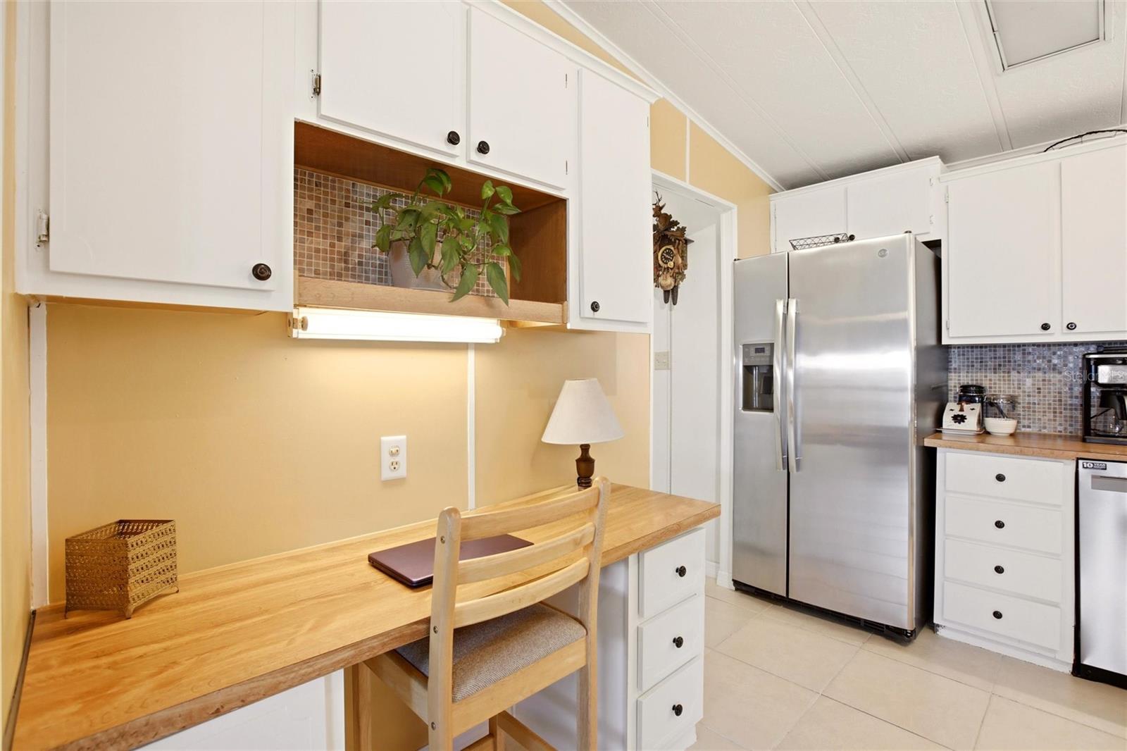 Image 20 of 59 For 15550 Burnt Store Road 231