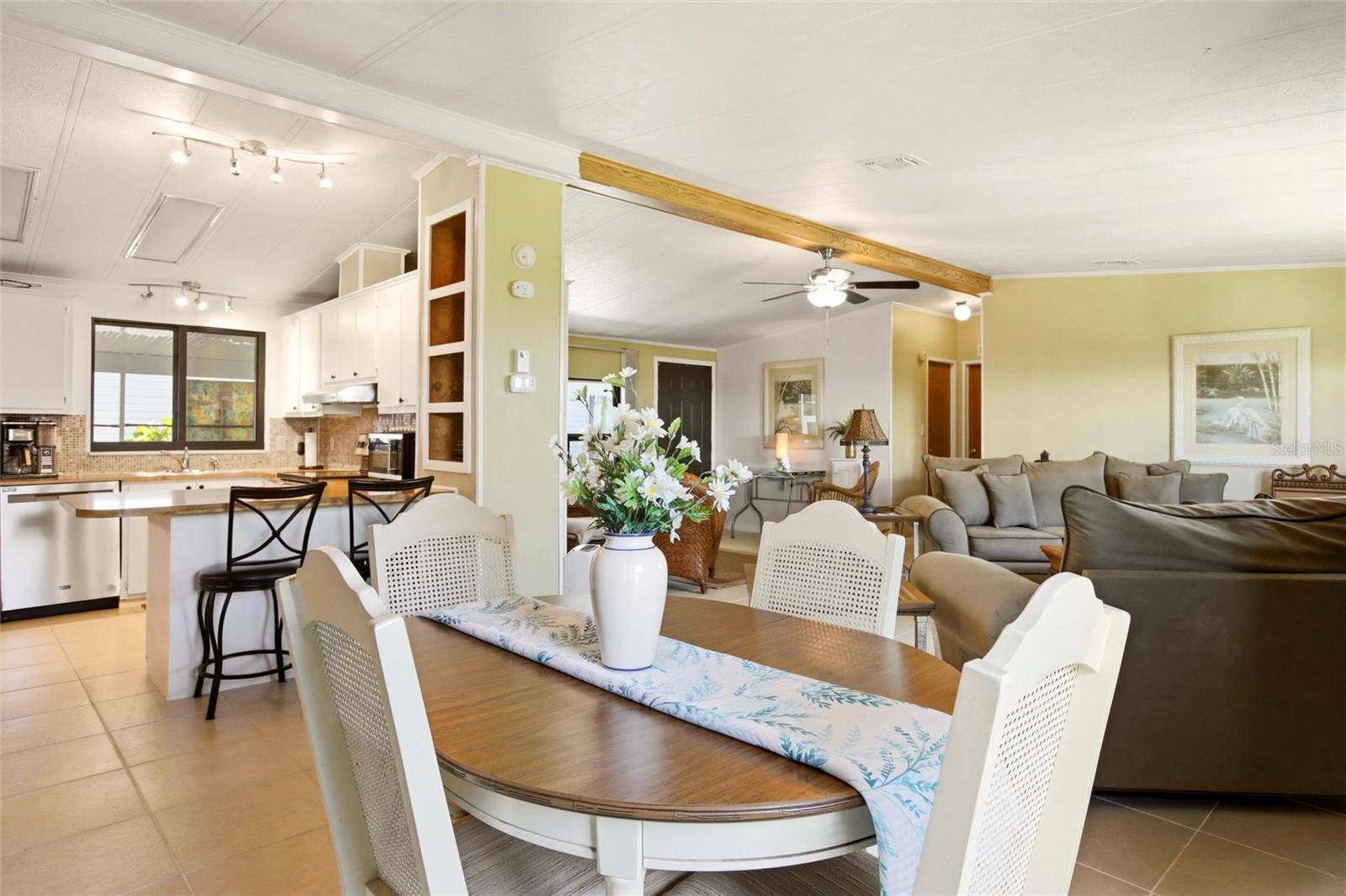 Image 25 of 59 For 15550 Burnt Store Road 231