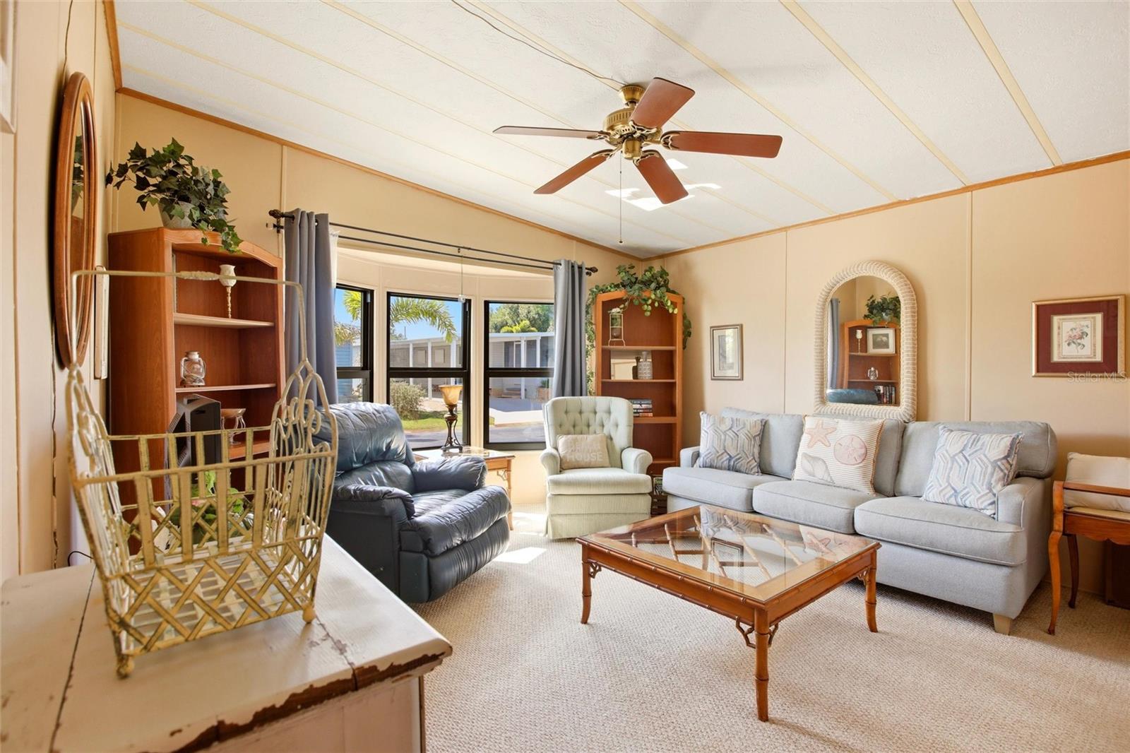 Image 27 of 59 For 15550 Burnt Store Road 231