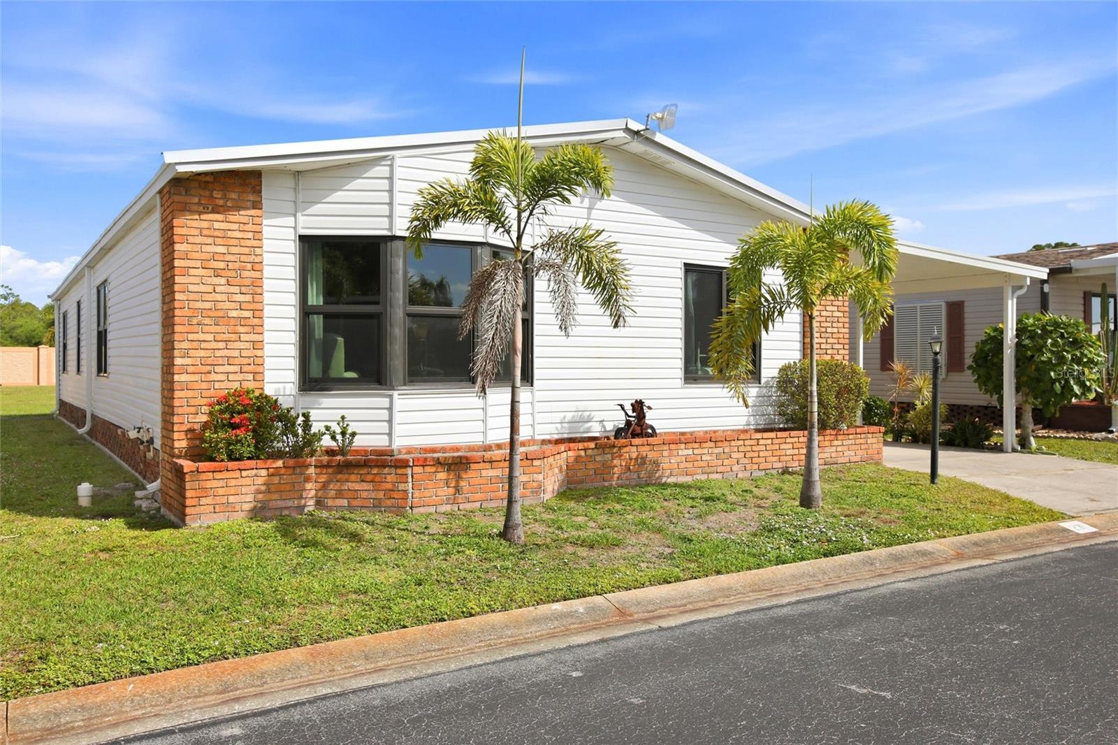 Image 4 of 59 For 15550 Burnt Store Road 231