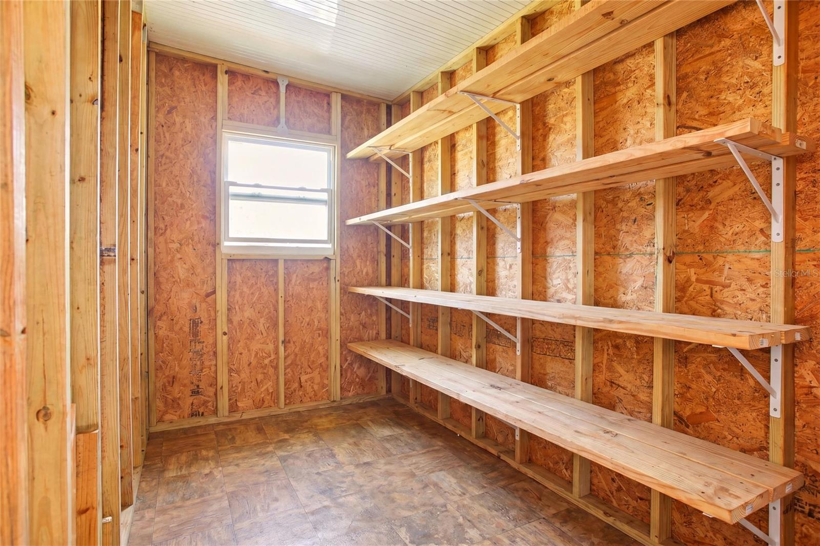 Image 43 of 59 For 15550 Burnt Store Road 231