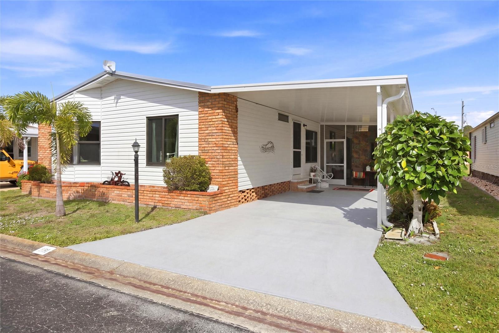 Image 5 of 59 For 15550 Burnt Store Road 231