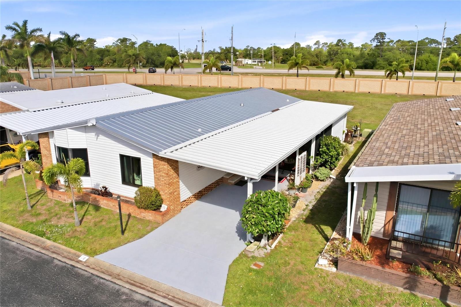 Image 51 of 59 For 15550 Burnt Store Road 231