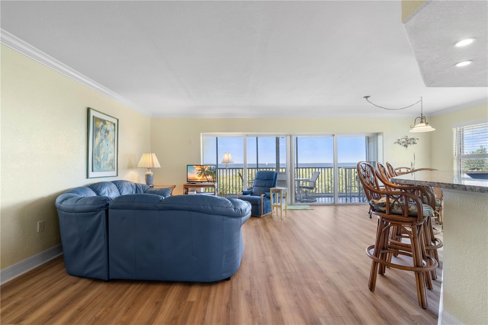 Image 22 of 64 For 101 Marion Court 215