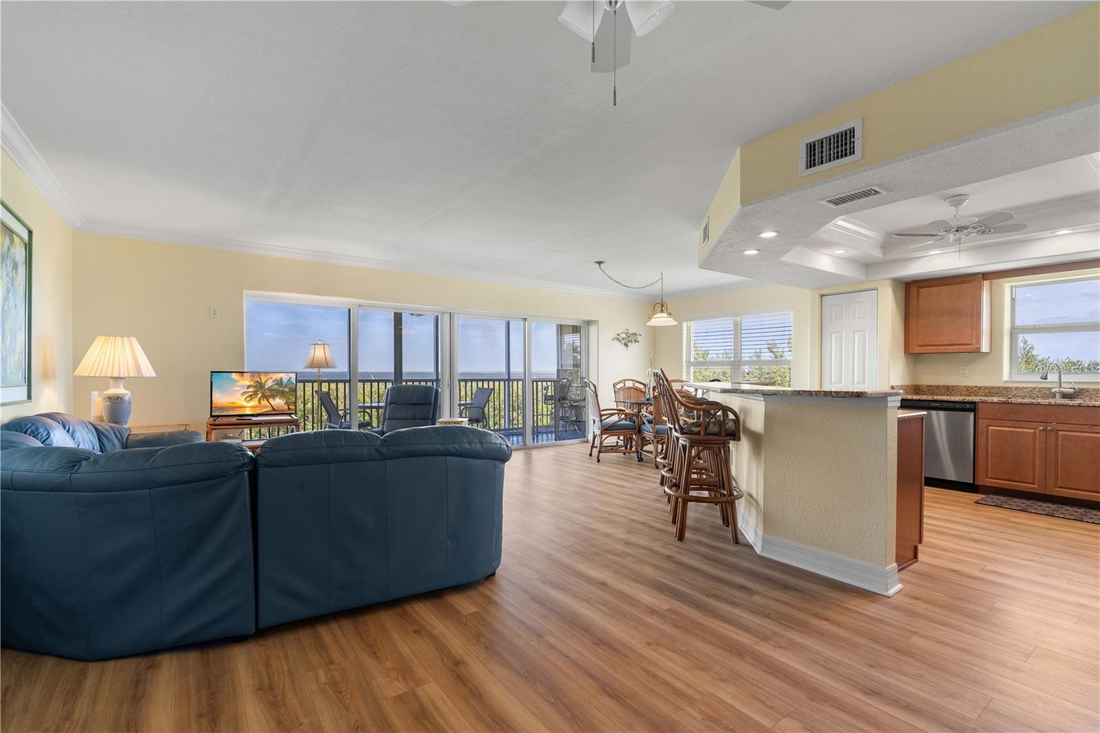 Image 27 of 64 For 101 Marion Court 215