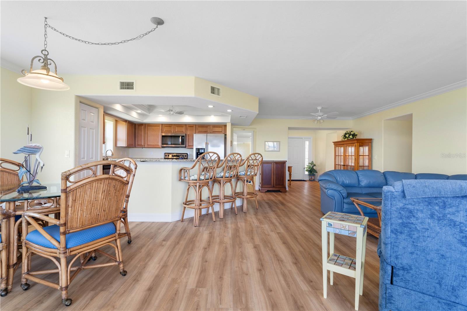 Image 28 of 64 For 101 Marion Court 215