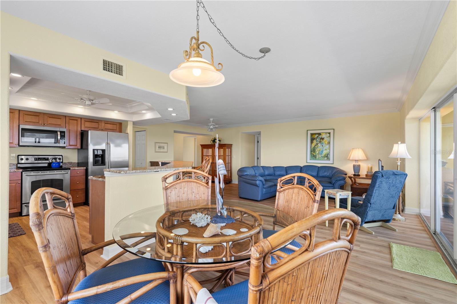 Image 29 of 64 For 101 Marion Court 215