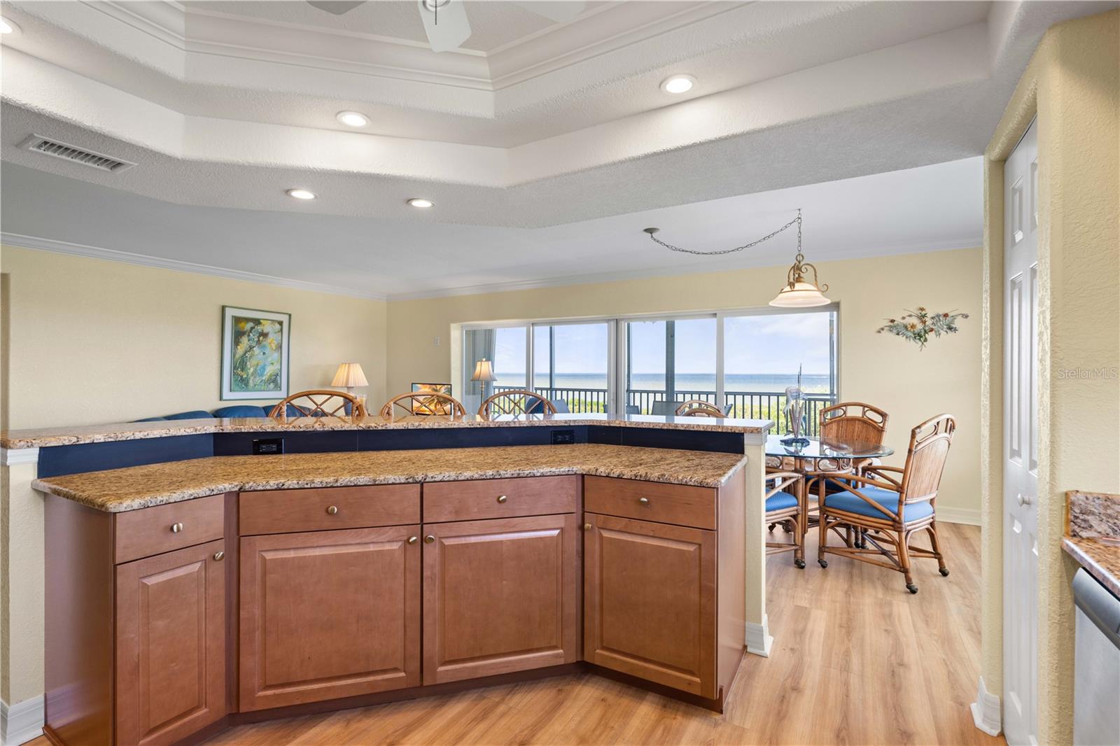 Image 34 of 64 For 101 Marion Court 215