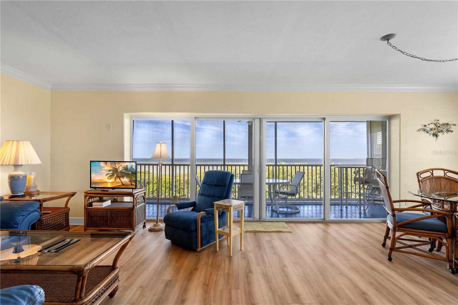 Image 5 of 64 For 101 Marion Court 215