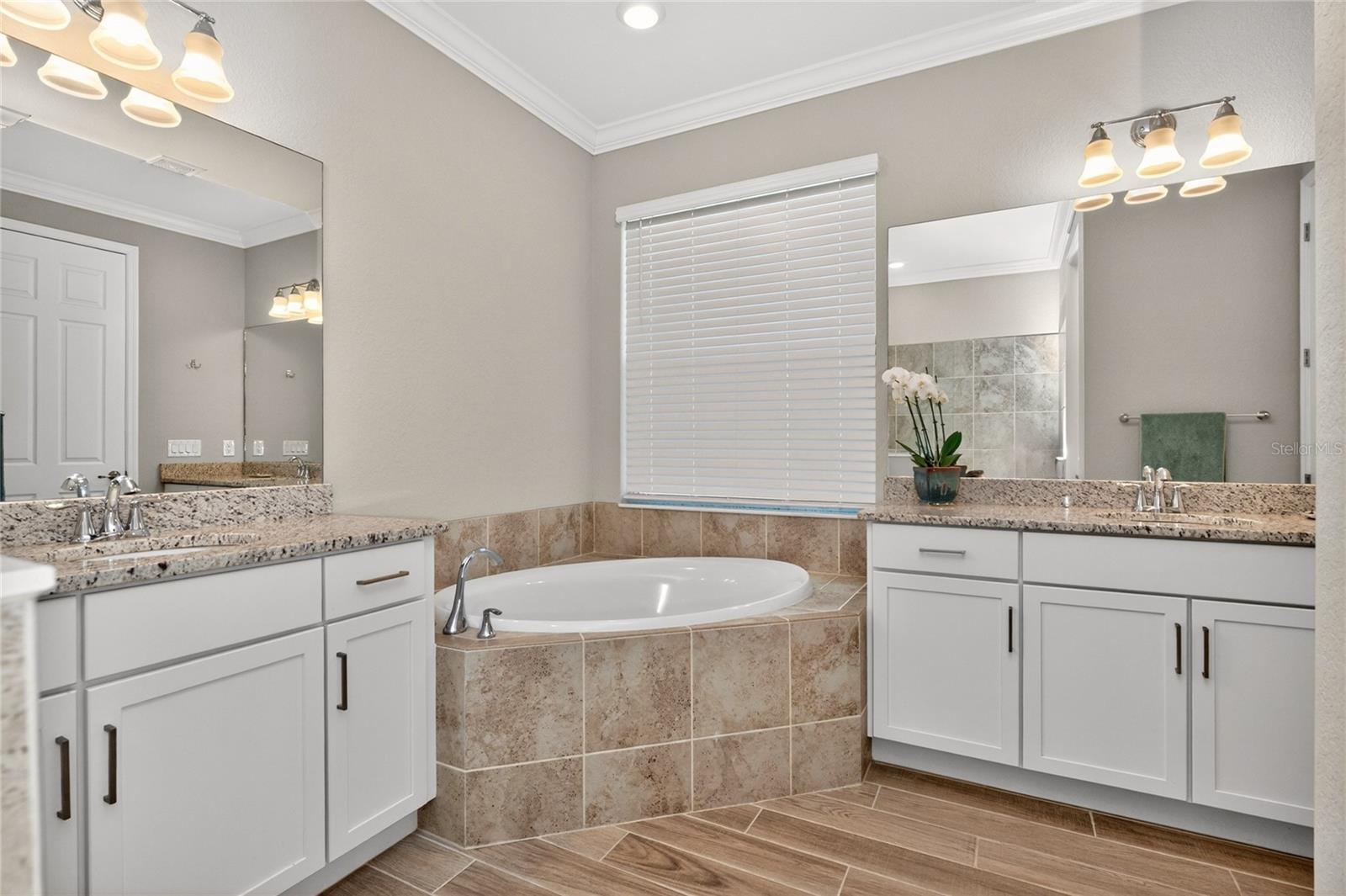 Image 26 of 62 For 25180 Longmeadow Drive